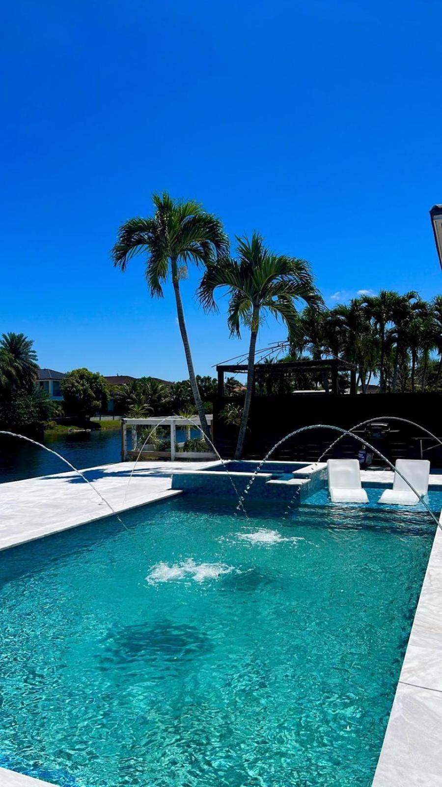 Lovers Cove Tamiami Exterior photo